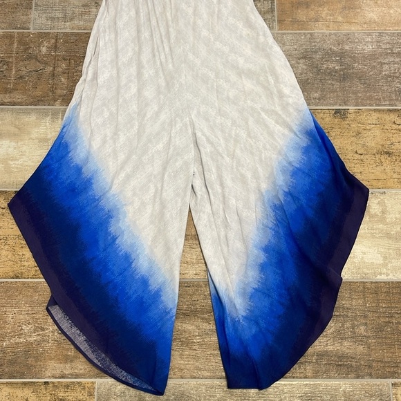 Sam and Jess Blue Gray Romper Flowy Leg Size Medium M Rayon - Picture 7 of 11